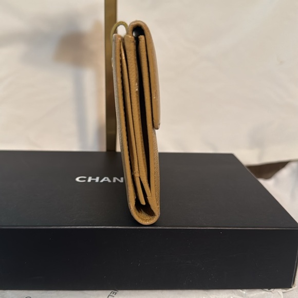 Chanel Wallet - double sided snap wallet. With COA - Picture 4 of 9